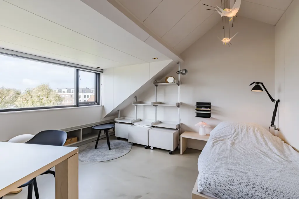 Chambres - Modern Tussenwoning with Water View in IJssel