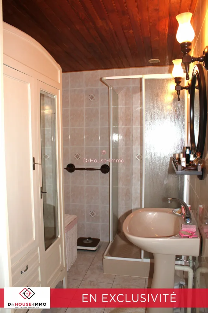 Salles de bain - Longère en Pierre avec Jardin à Séverac
