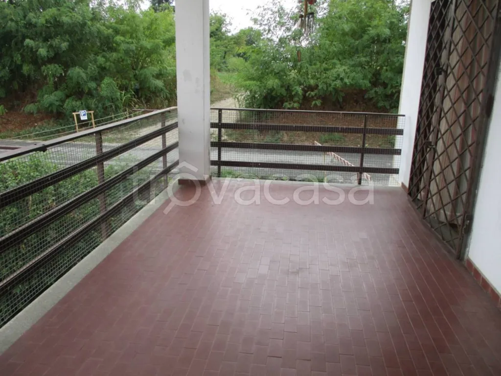 Balcon - Bifamiliar Villa with Private Garden in La Loggia