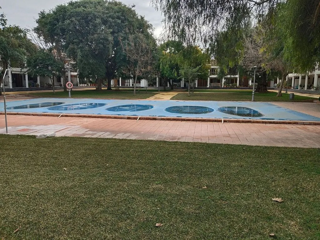 Bassein - Chalet with Central Patio in El Puig, Valencia