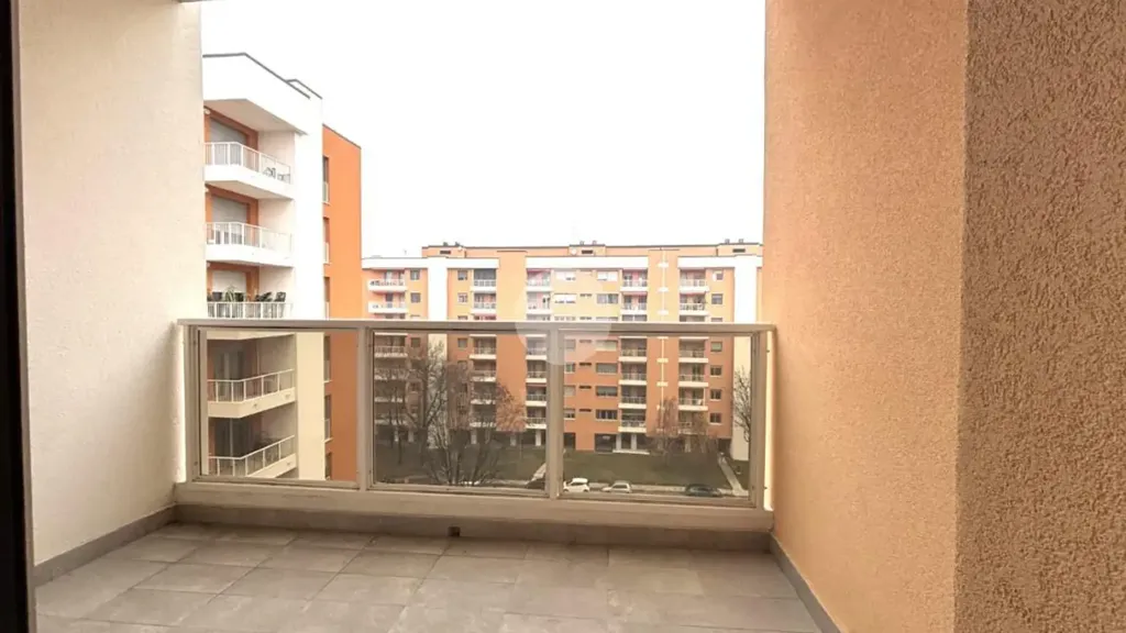 Rõdu - Apartment with Terrace in Opera, Milan