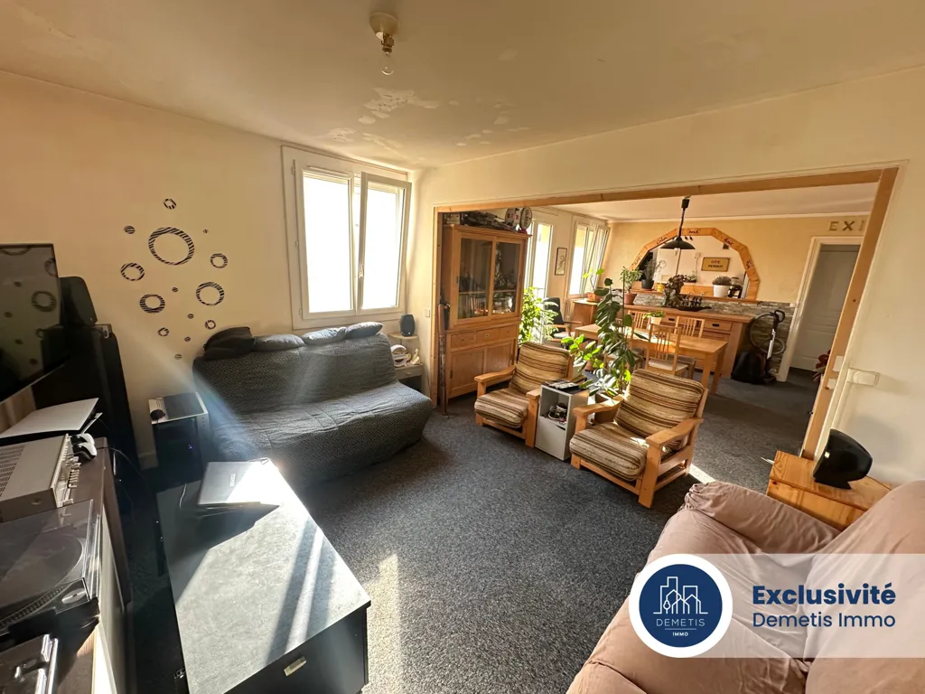 Soggiorno - 4-Bedroom Apartment with Balcony in Le Mans