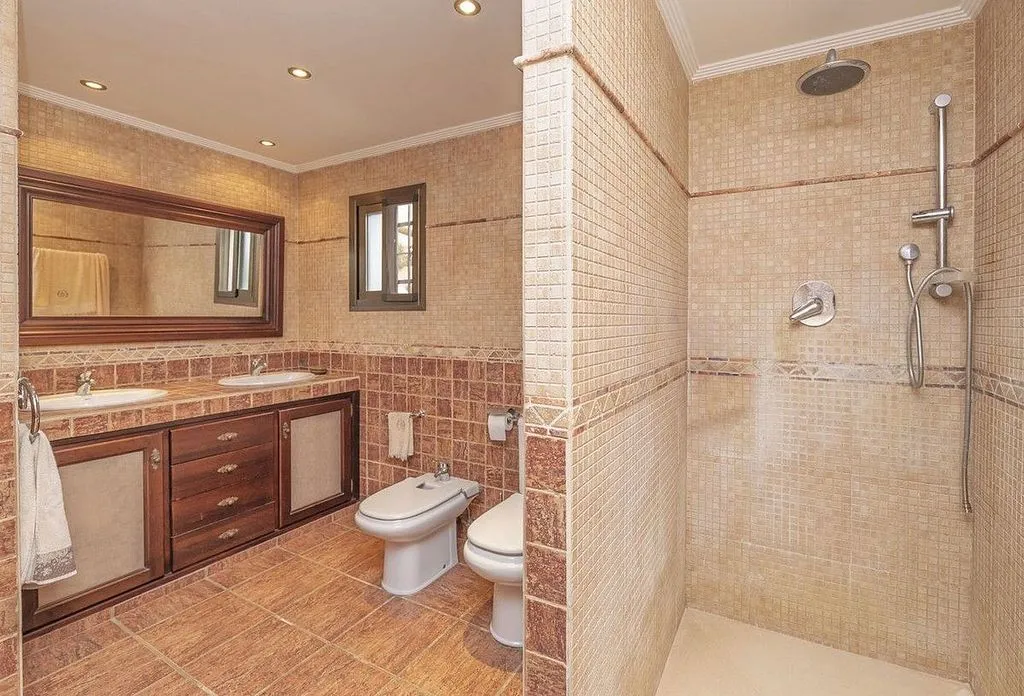 Salles de bain - Chalet with Pool and Terrace in Marbella
