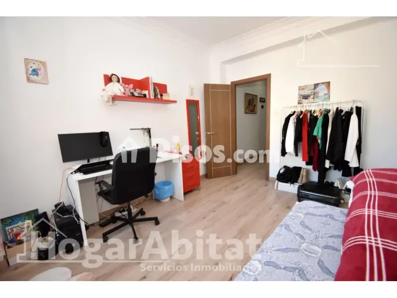Chambres - Reformed Apartment with Balcony on Primado Reig