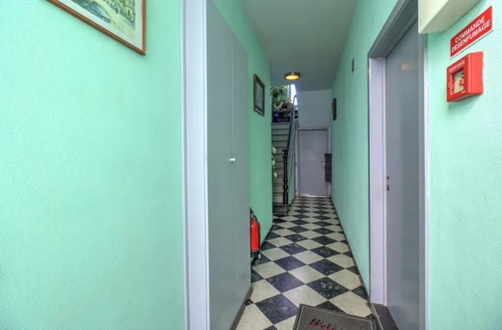 Esik - One-Bedroom Apartment with Balcony in Saint-Nicolas