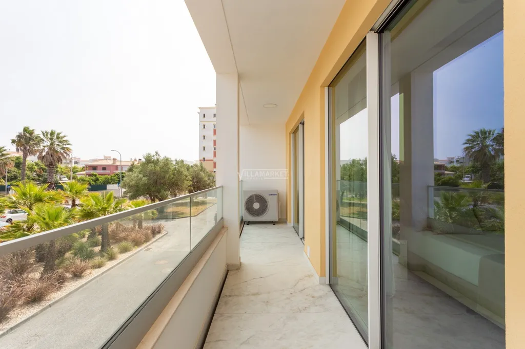 Rõdu - 3+1 Bedroom Apartment with Rooftop Pool in Lagos