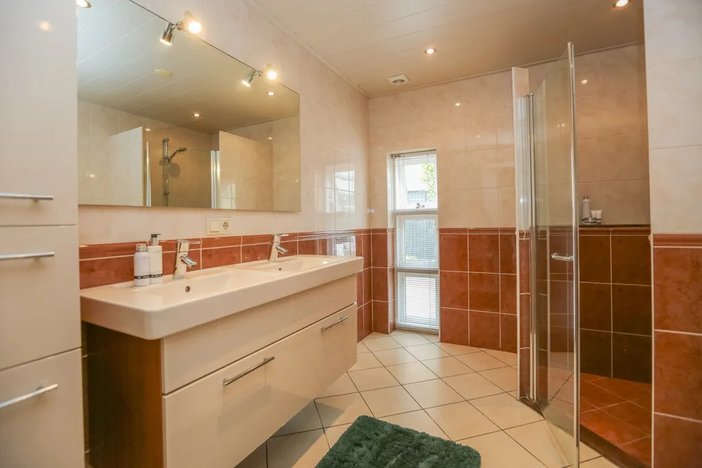 Bagni - Characterful Detached House with Garden in Buitenpost