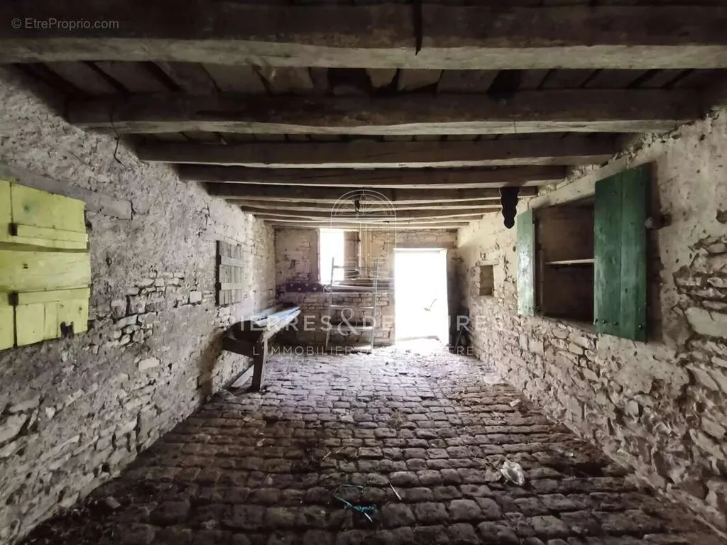 Pièces - Maison 8 pièces à Bengy-Sur-Craon