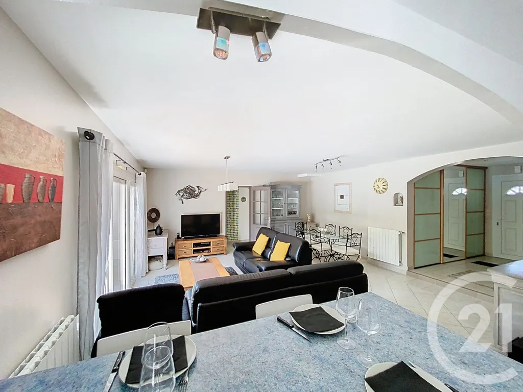 Salle à manger - Villa de Plain-Pied avec Piscine à Breuil-Magné