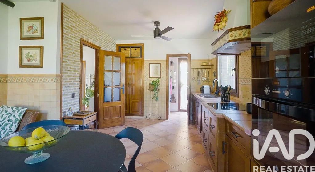 Salle à manger - Rustic House with Golf View in Huelva