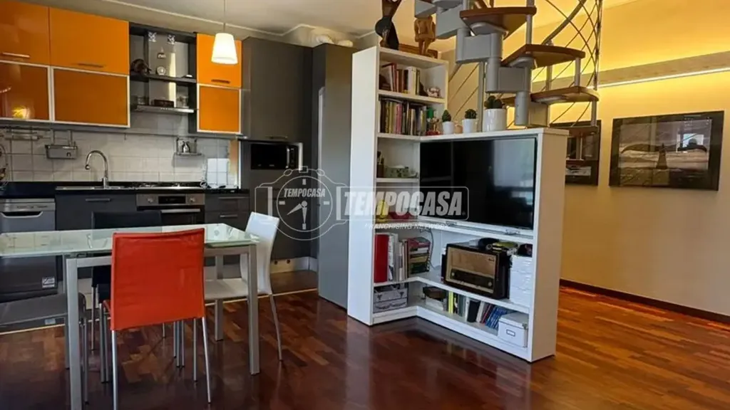 Köök - Modernised Three-Room Flat with Balcony in Milan