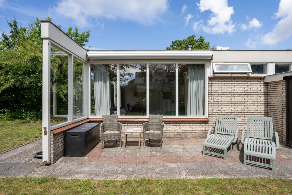 Terrazza - Gabled Bungalow with Garden in De Koog