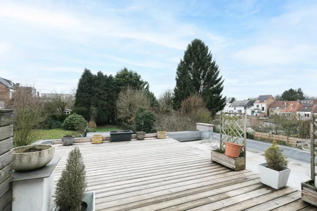 Terrasse - Maison Rénovée à Deux Niveaux au Centre de Tervuren