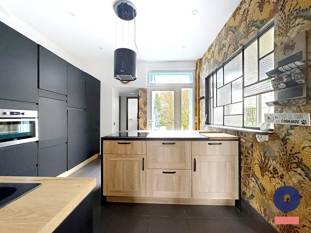 Cuisine - Villa avec Jardin et Garage dans le Quartier Excentric à Dunkerque