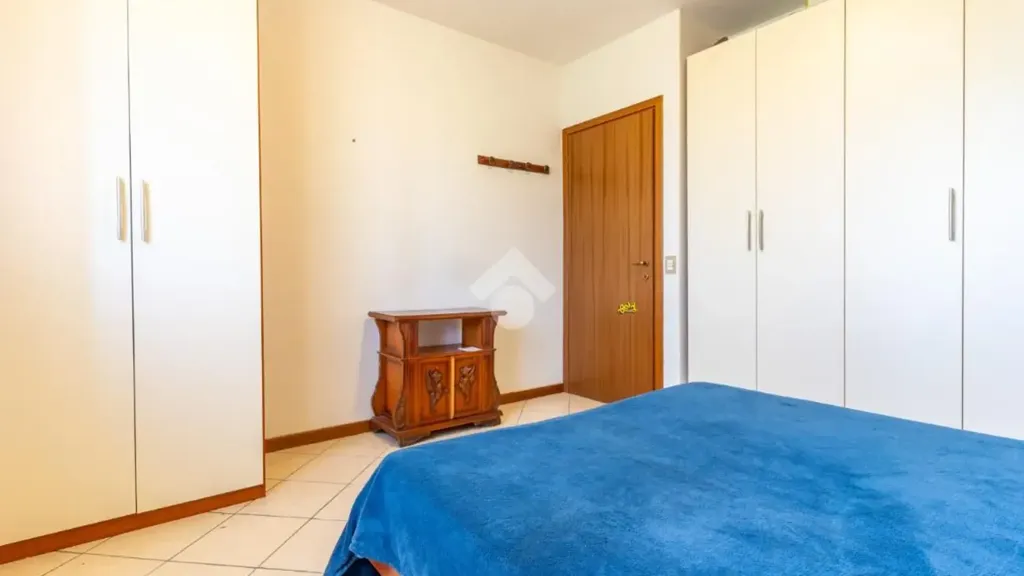Chambres - Trilocale with Balcony in Ferrara