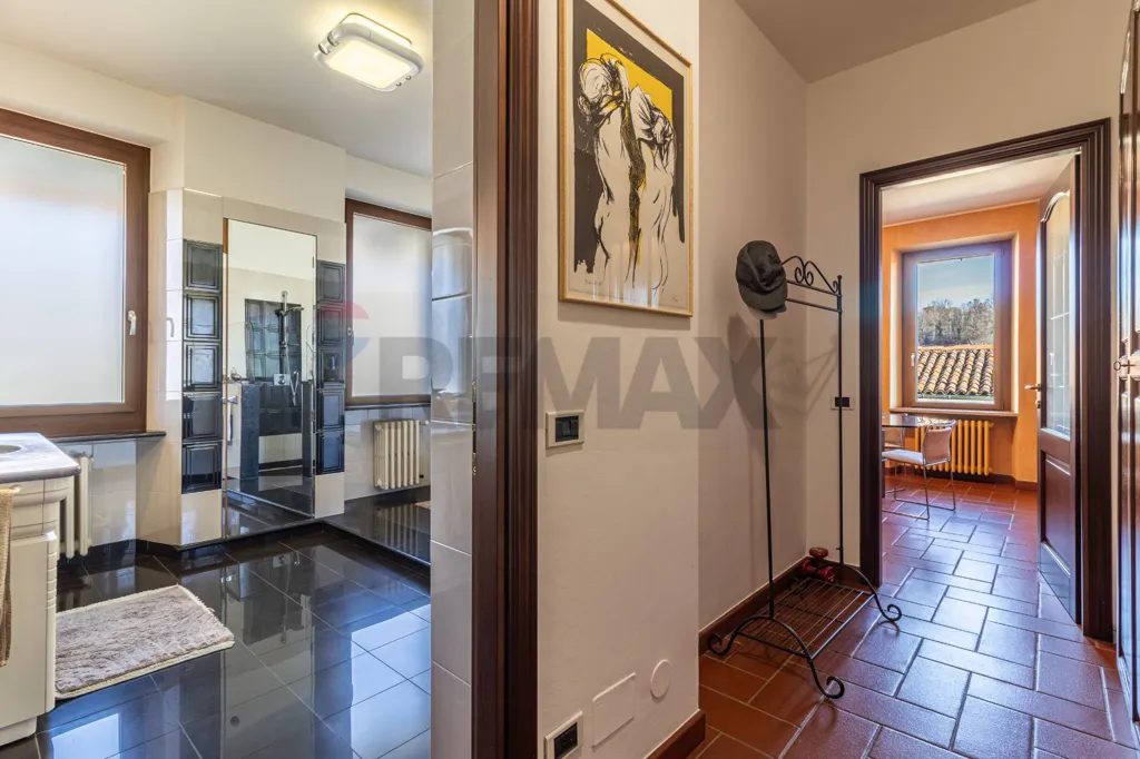 Entrée - Triplex Villa with Garden in Occhieppo Superiore