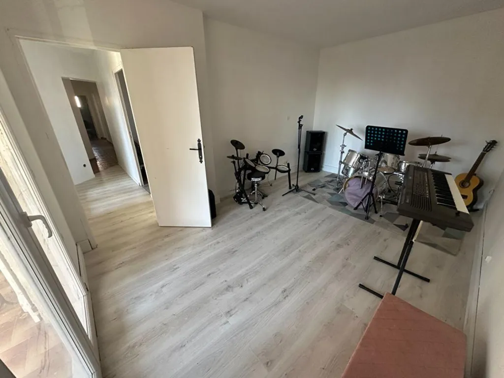 Magamistoad - Split-Level Villa with Garden in Pignan