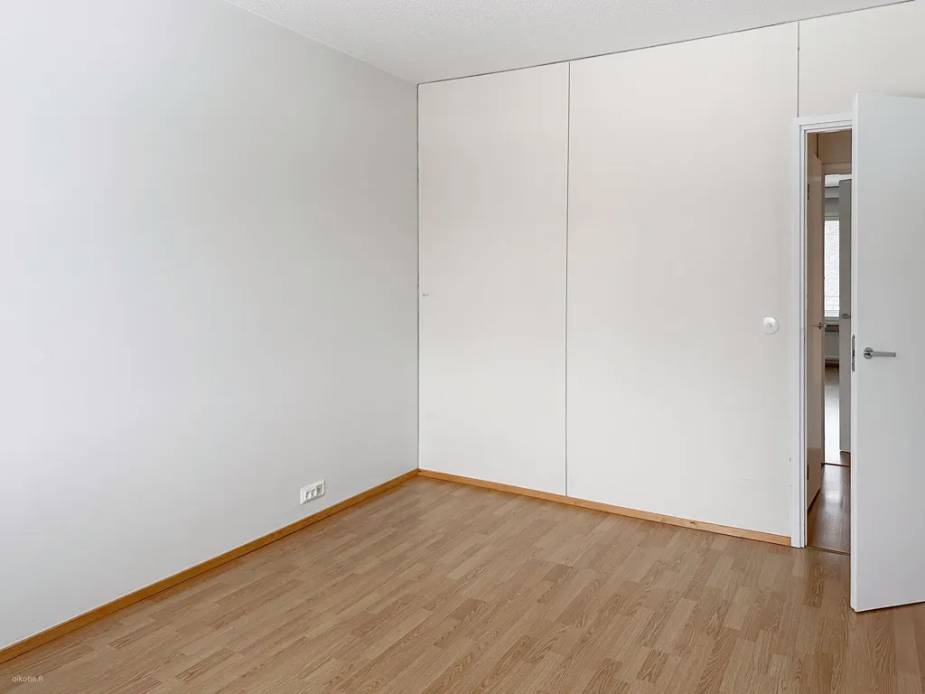 Pièces - Two-Bedroom Apartment with Balcony in Kaukajärvi