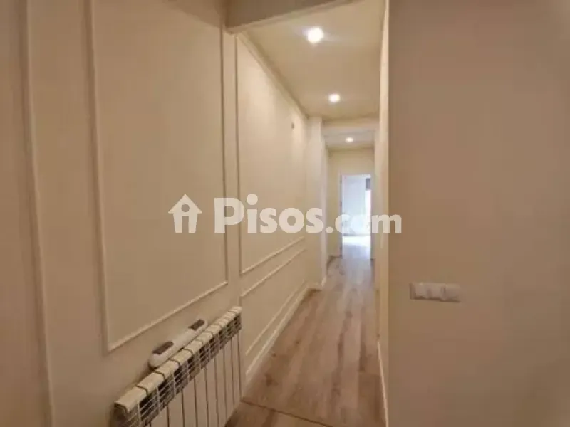 Esik - Reform Apartment with Balcony in Eixample