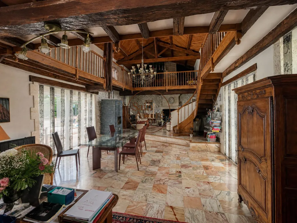 Elutuba - Stone House with Pool in Champniers