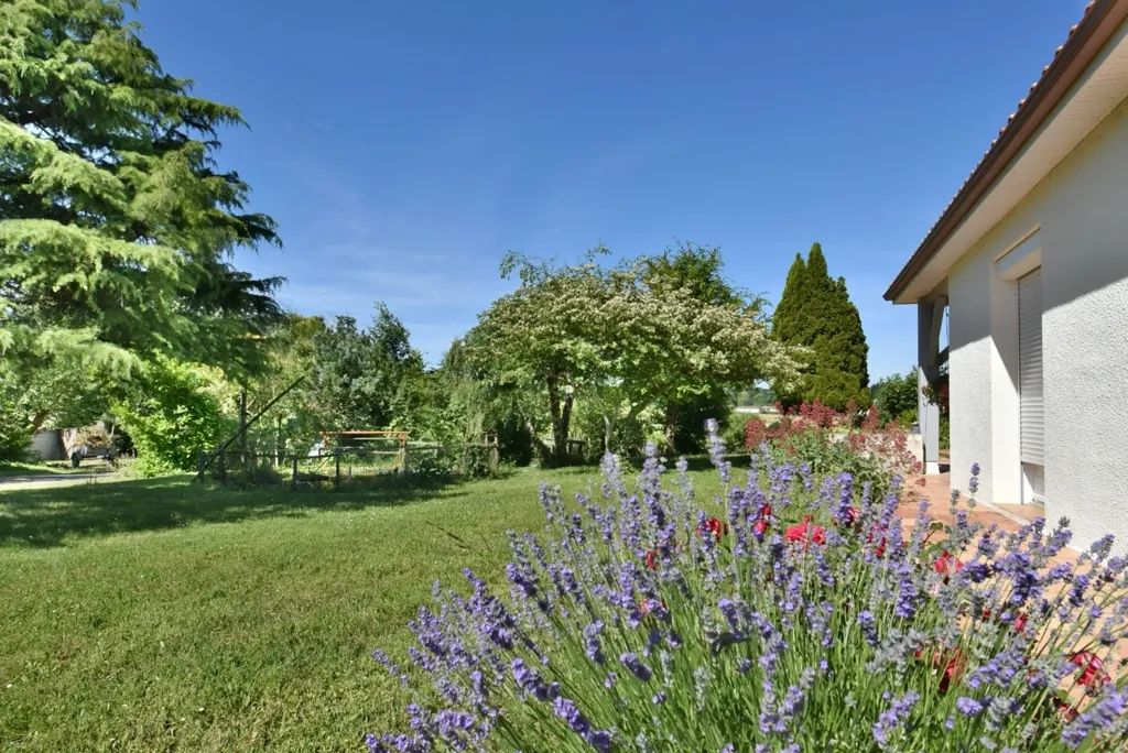 Giardino - Well-Maintained House with Garden in Fleac