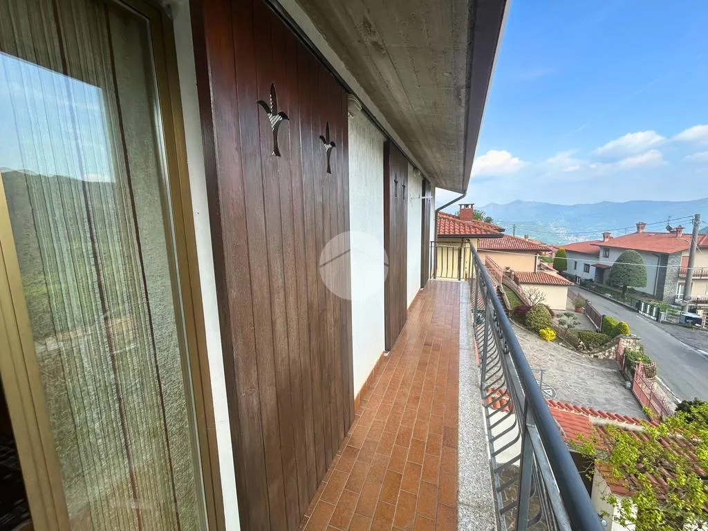 Balcony - Independent House with Panoramic View in Vigolo