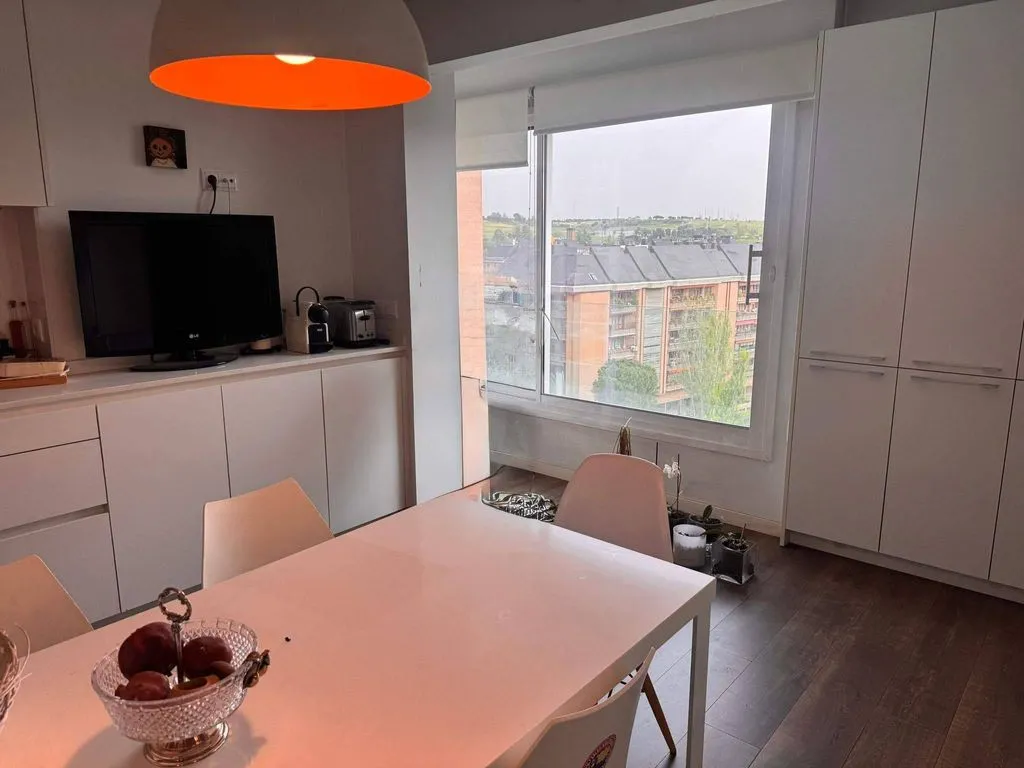Dining Room - Luxury Flat with Pool on Arroyofresno Street, Madrid