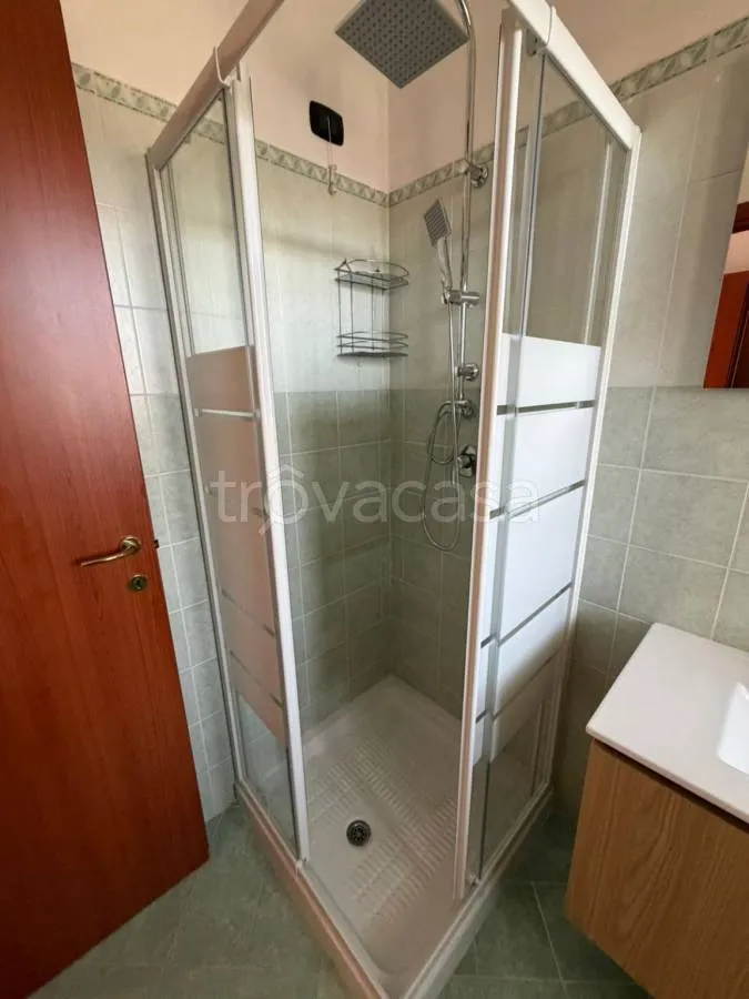 Salles de bain - Fully Furnished Apartment with Balcony in Ternate