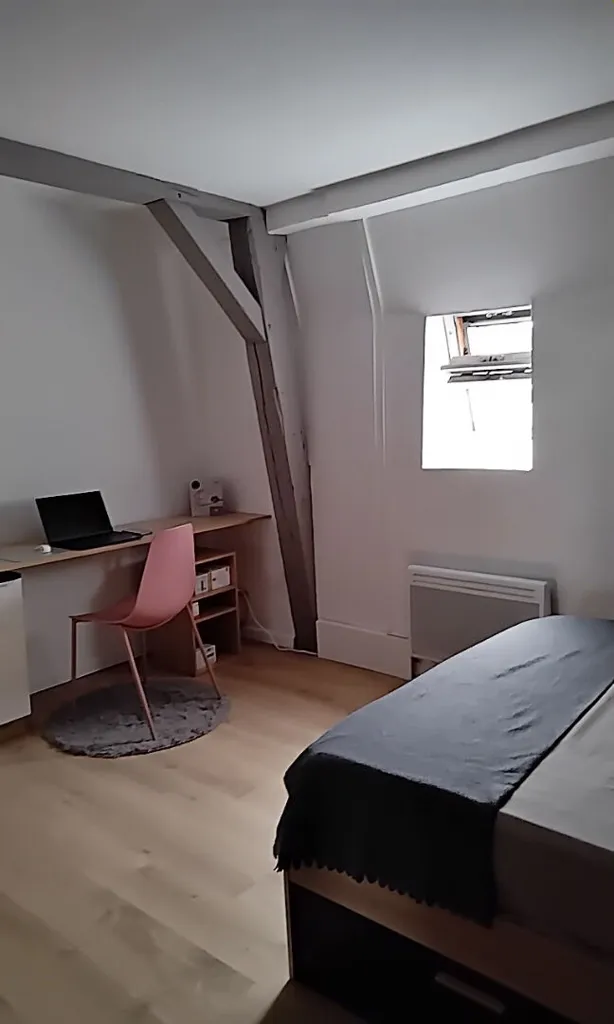Chambres - Appartement Neuf et Meublé à Autun