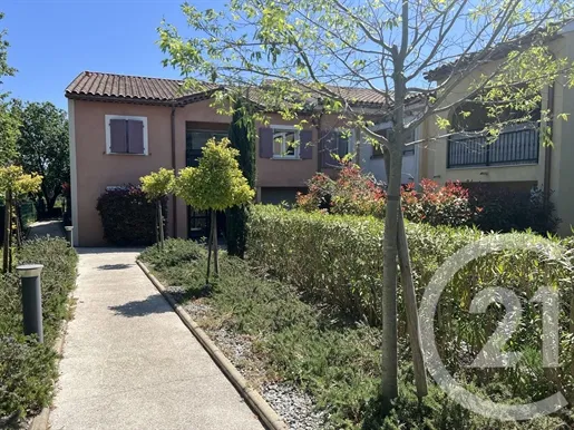 Jardin - Appartement T2 en Centre-Ville à Cogolin