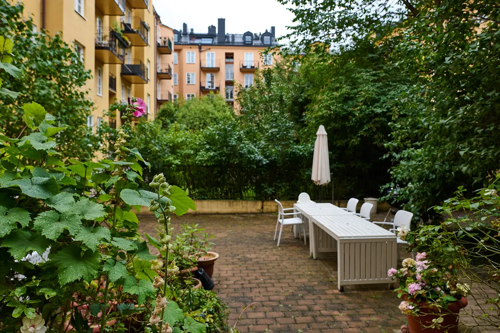 Aed - Terraced House with Garden View in Vasastan