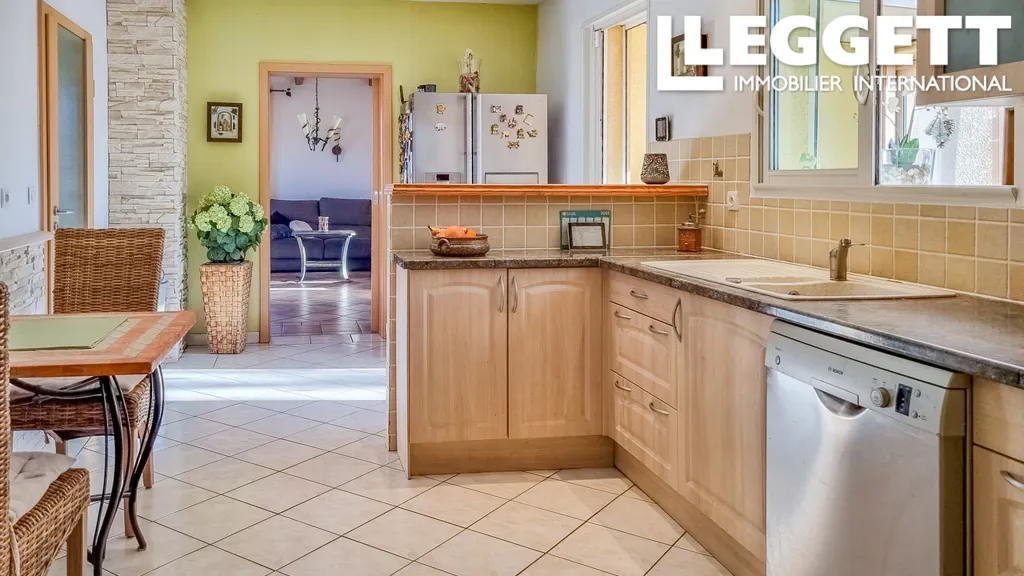 Cuisine - Villa avec Piscine et Suites Indépendantes à Hérépian