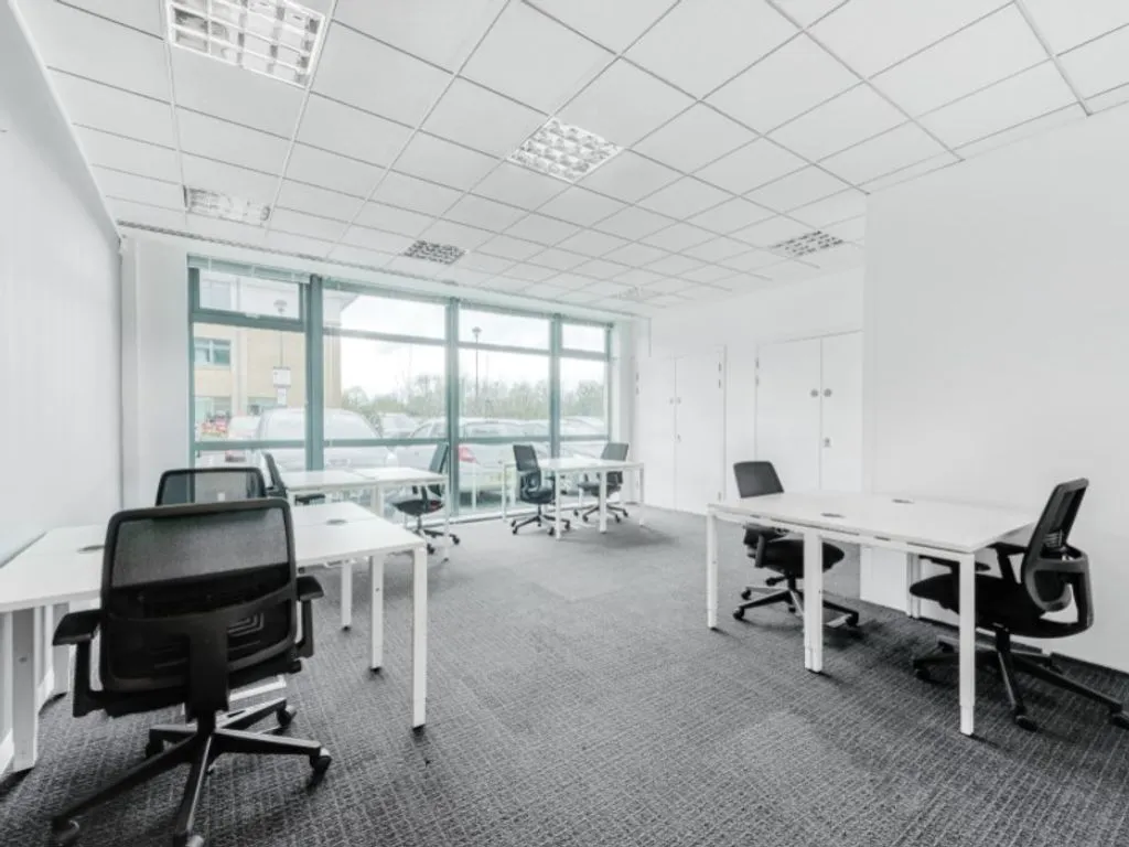 Bureau - Luxury Office with Gym in Braga