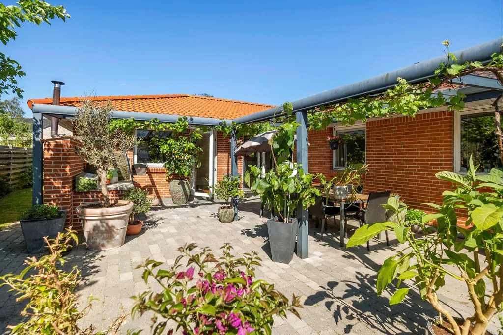 Terrasse - Stone Villa with Heated Garage in Dragør