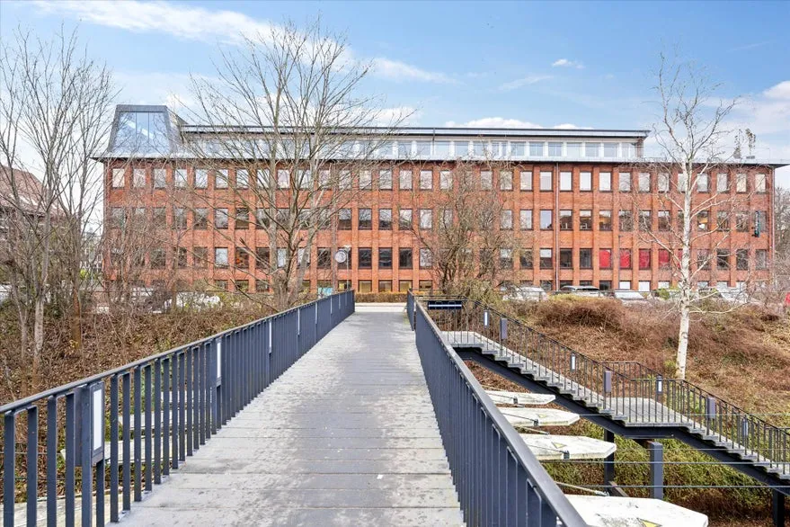 Välivaade - Office Space with South-Facing Terrace near Emdrup