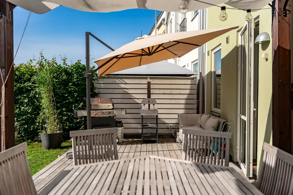 Terrasse - Modern Apartment with Terraces in Lindbacken