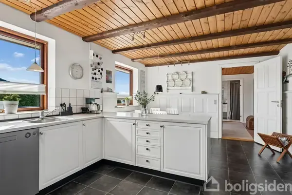 Köök - Well-Maintained Villa with View in Skibbild