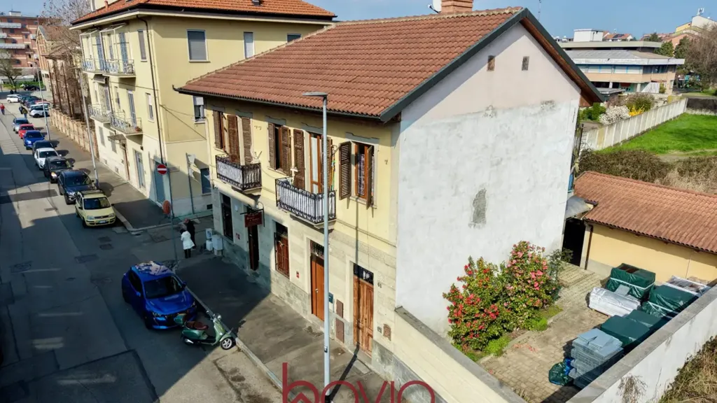 Exterior - Quadrilocale with Private Courtyard in Regio Parco, Turin
