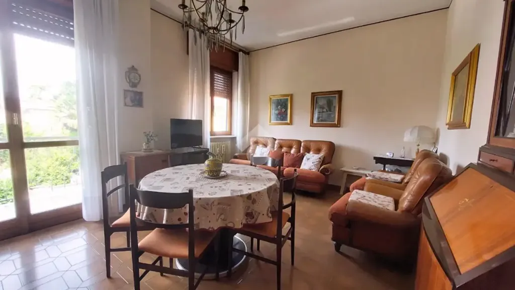 Salle à manger - Three-Bedroom Apartment with Balcony in Vittuone