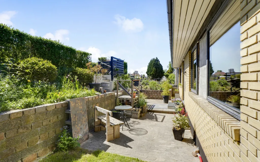 Giardino - Renovated Villa with Garden in Måløv