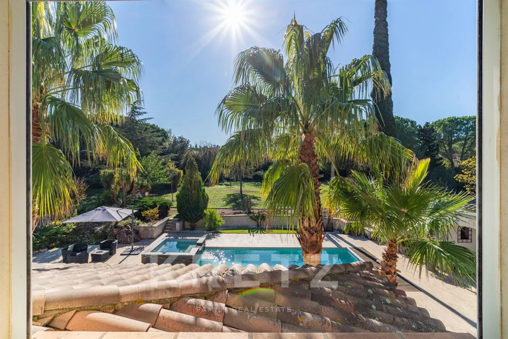 Piscine - Villa avec Parc Boisé à Vias