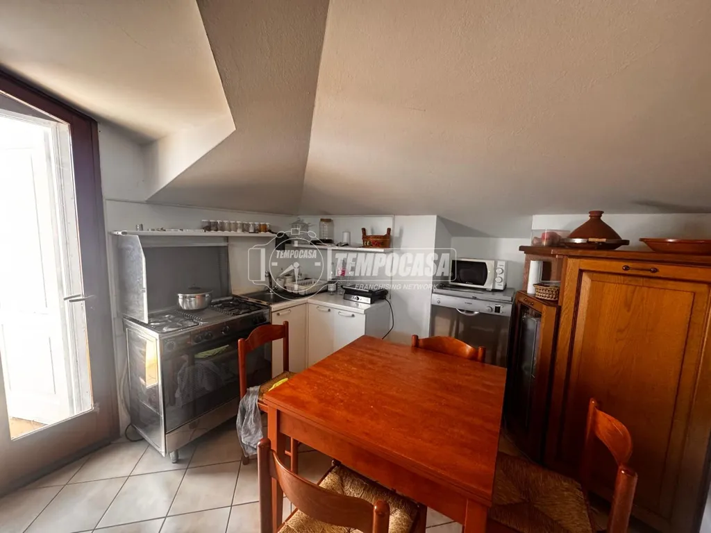 Köök - Two-Level Apartment with Terrace in Comacchio Centre