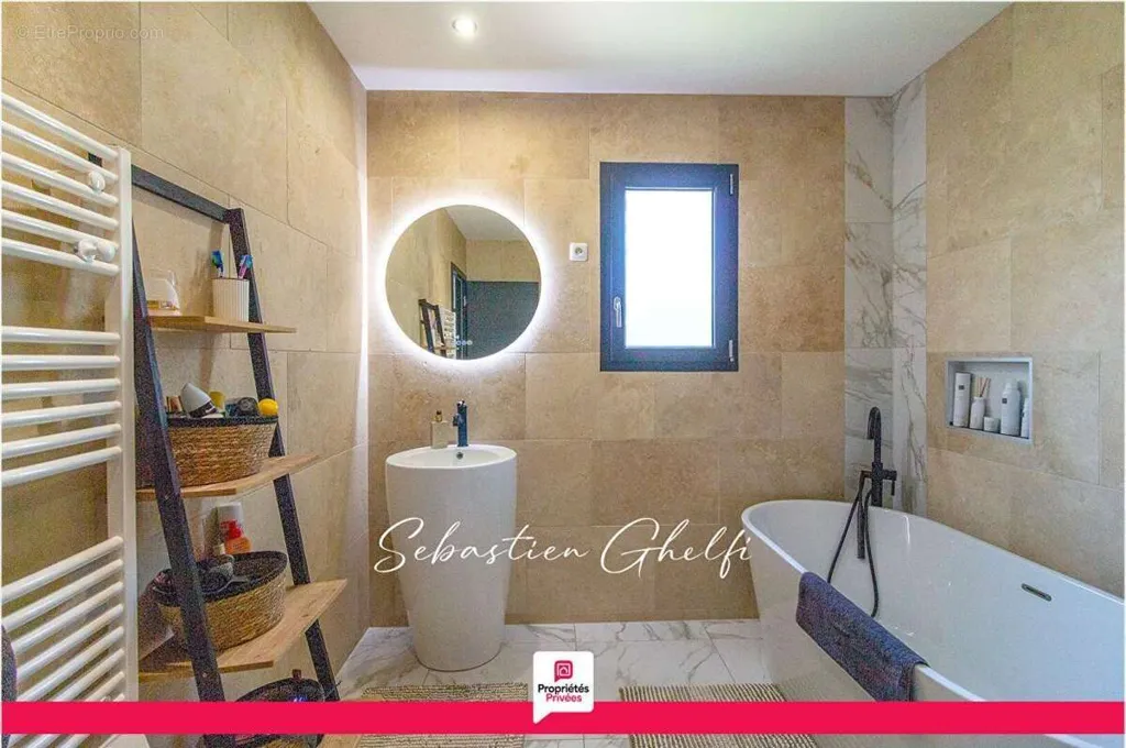 Vannitoad - Contemporary House with Large Garden in Contres