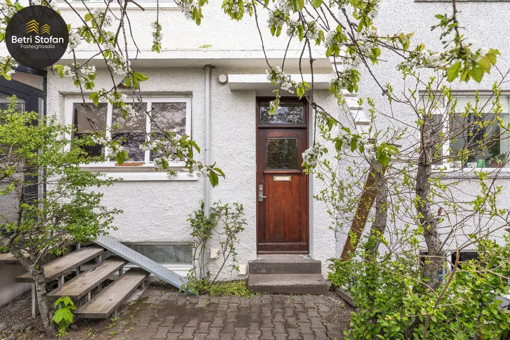 Välivaade - Stein-built Flat with Balcony in Reykjavik