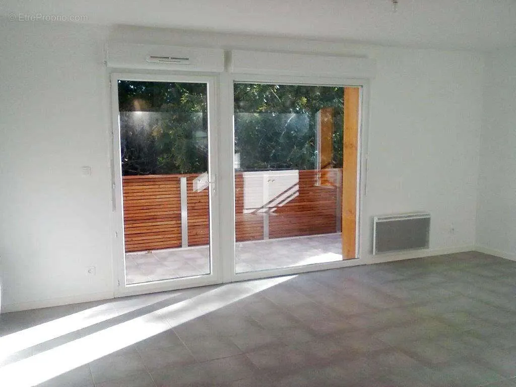 Elutuba - T3 with Loggia in Mérignac