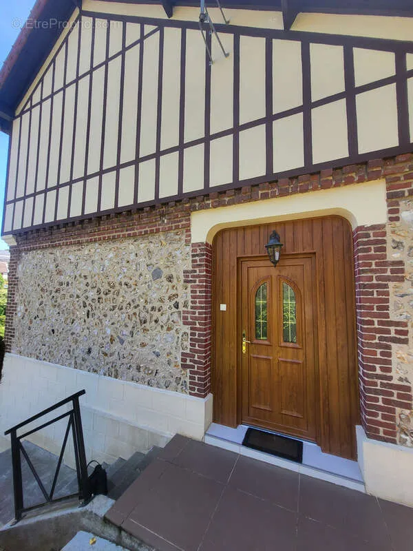 Extérieur - Maison au Calme avec Jardin à Saint Léonard