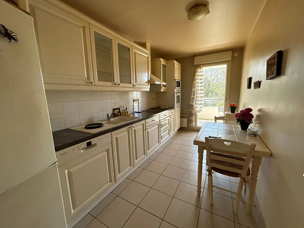 Cuisine - Appartement avec Balcon dans Résidence Sécurisée à Saint-Nazaire