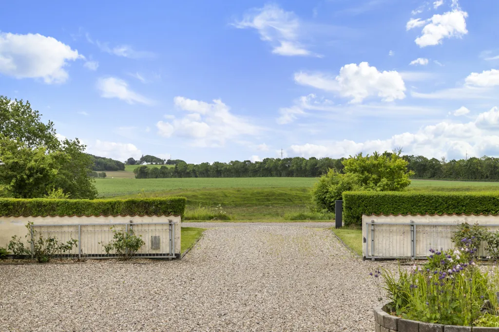 Exterior - 1952 Villa with Garden in Aars