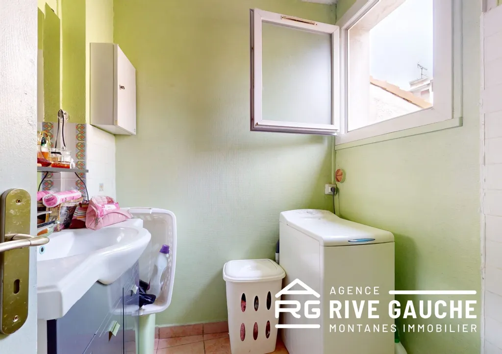 Salles de bain - Maison de Ville avec Cour Commune à Saint-Vallier
