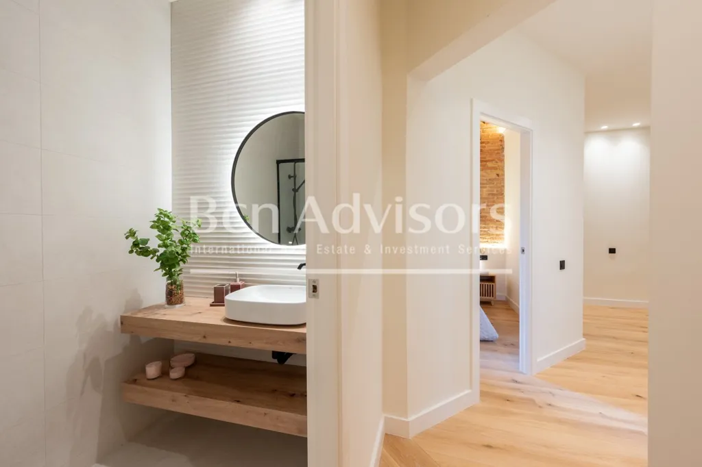 Vannitoad - Refurbished Apartment with Original Features in Eixample